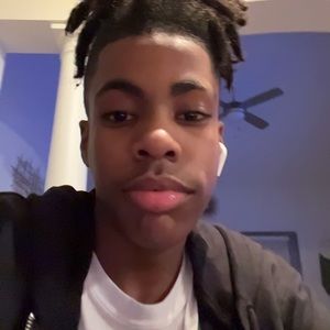 Meet your Posher, Carlos